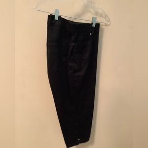 Catherine’s Sateen Stretch black Capris 4 pockets 2 front 2 back 16W NWOT